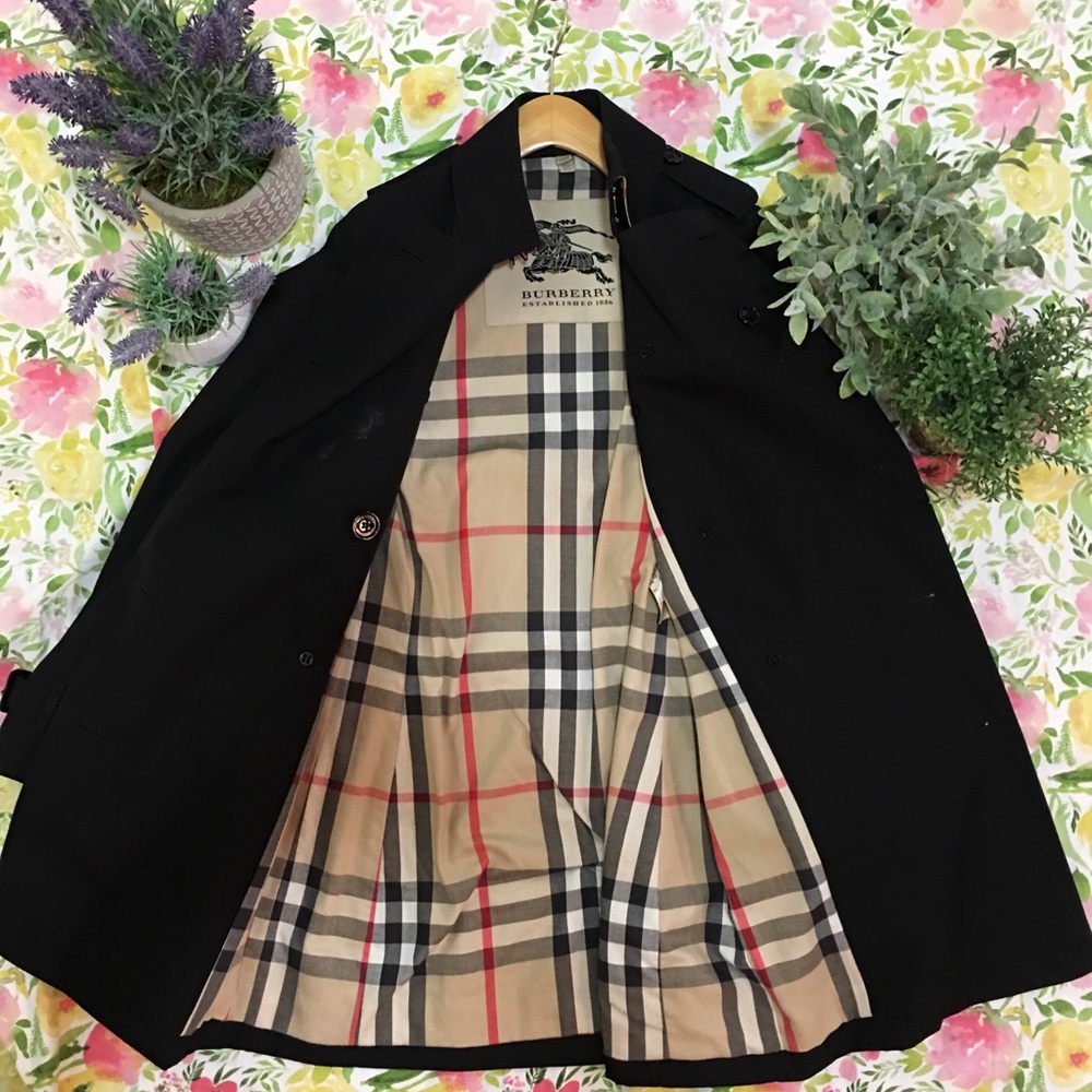 🚫❌SOLD🚫❌ Burberry Black Classic Trench Coat